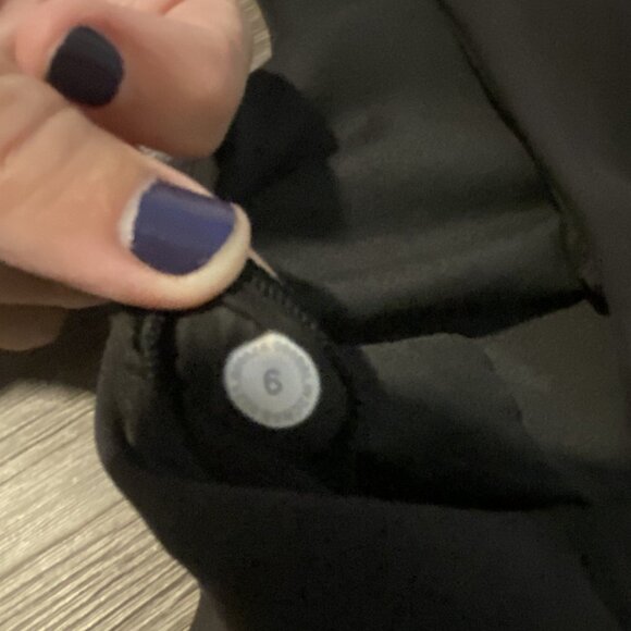 Lululemon high neck long line bra size 6 - Picture 4 of 5